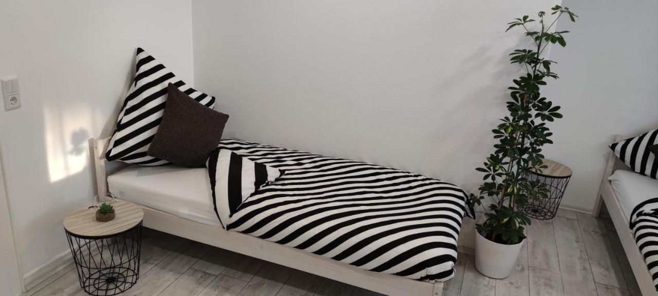 Schoene Und Optimal Gelegene Wohnung Weisskirchen מראה חיצוני תמונה