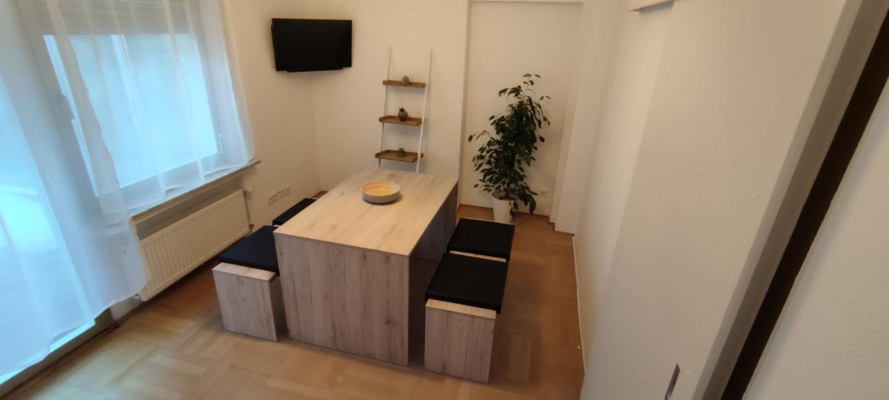 Schoene Und Optimal Gelegene Wohnung Weisskirchen מראה חיצוני תמונה