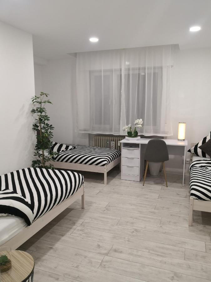 Schoene Und Optimal Gelegene Wohnung Weisskirchen מראה חיצוני תמונה