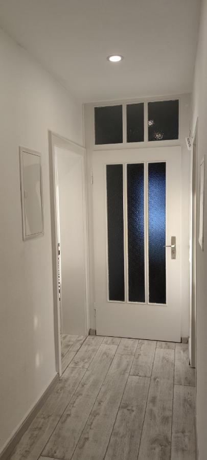 Schoene Und Optimal Gelegene Wohnung Weisskirchen מראה חיצוני תמונה